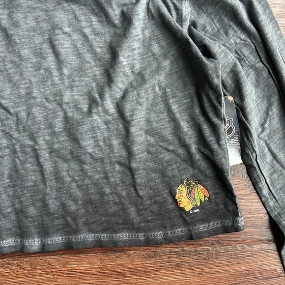 NWT Chicago Blackhawks Shirt | Chicago Blackhawks Hockey | NHL | Chicago - Picture 2 of 8